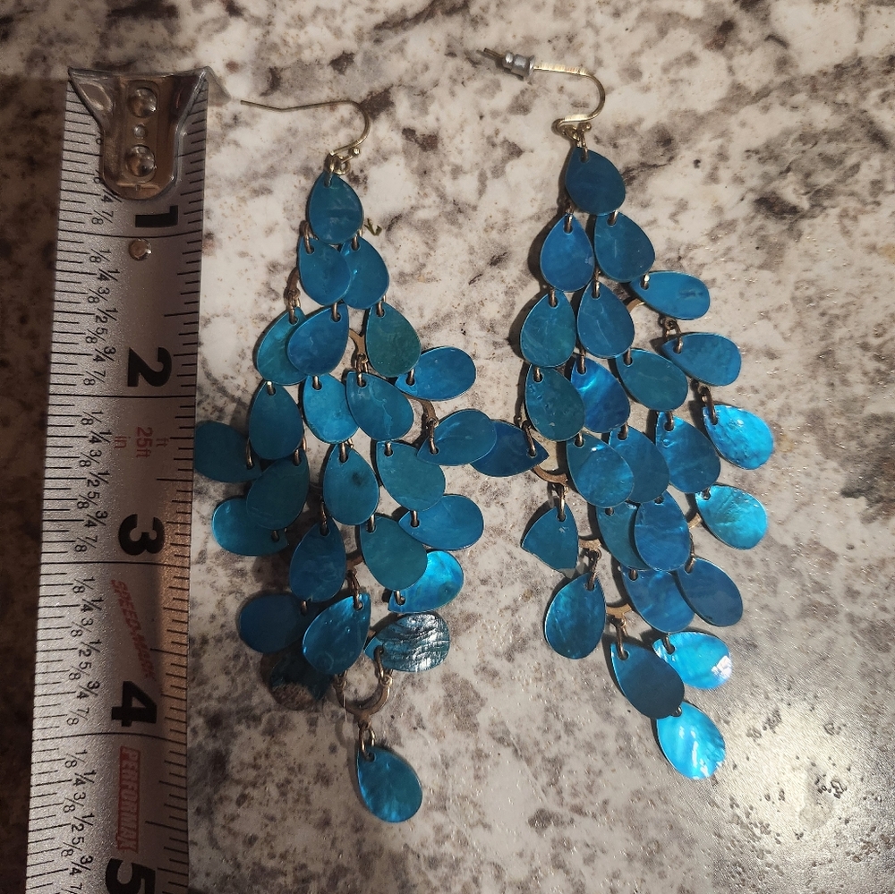 Seashell dangle earrings - Picture 2 of 5